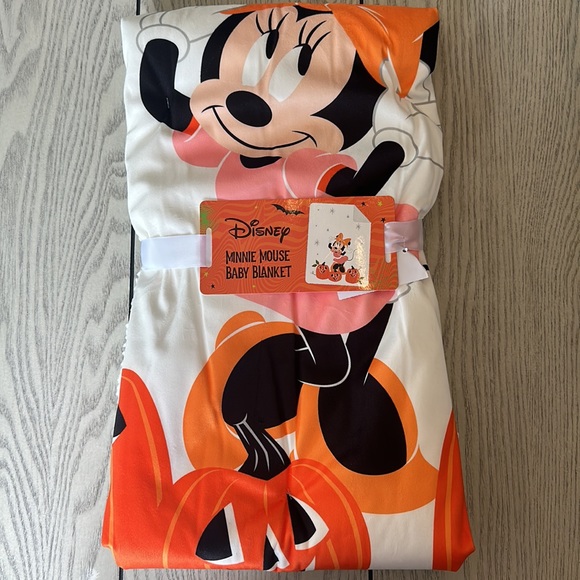 Disney Minnie Mouse and pumpkins Baby Blanket - Picture 8 of 8